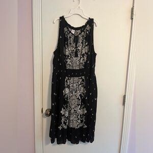 Summer black and white dress by Bila. Size XXL